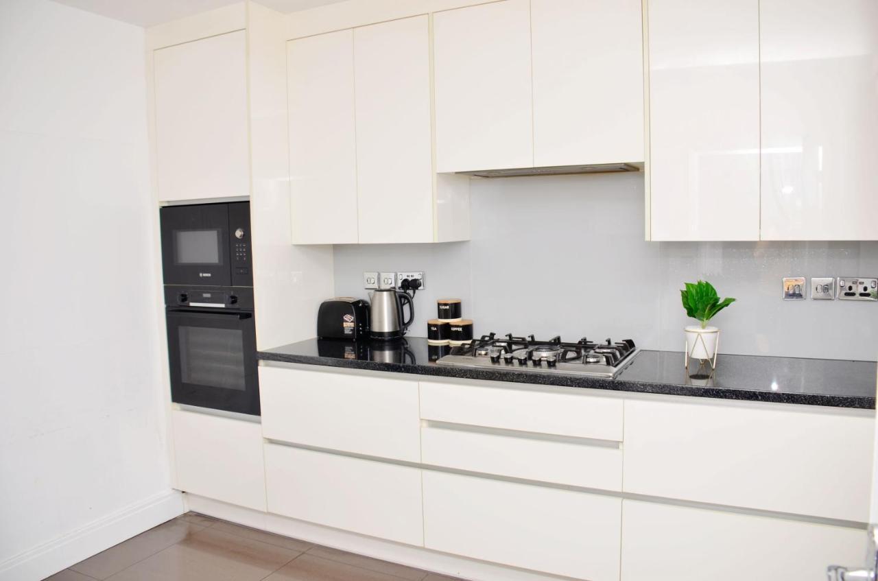 29Ew Dreams Unlimited Serviced Accommodation- Staines - Heathrow Stanwell Extérieur photo