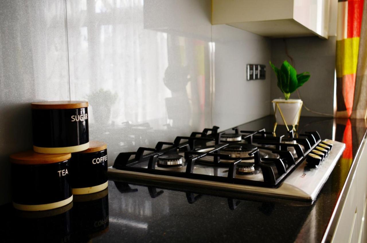 29Ew Dreams Unlimited Serviced Accommodation- Staines - Heathrow Stanwell Extérieur photo