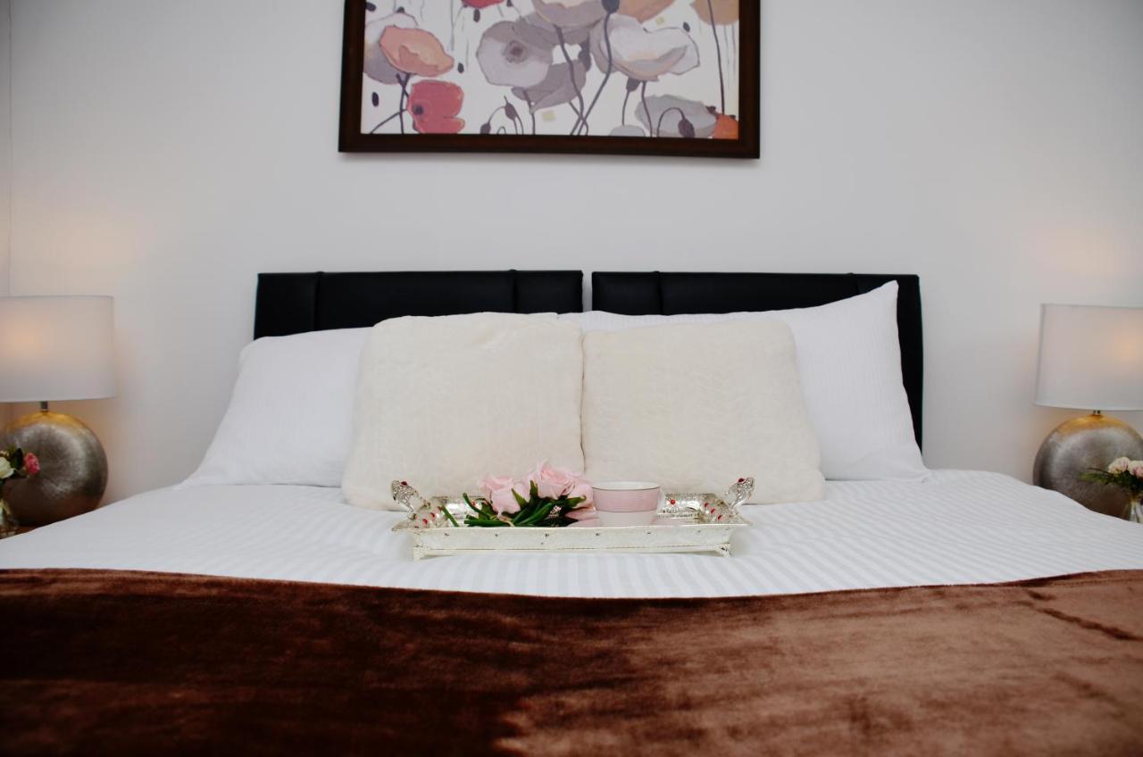 29Ew Dreams Unlimited Serviced Accommodation- Staines - Heathrow Stanwell Extérieur photo
