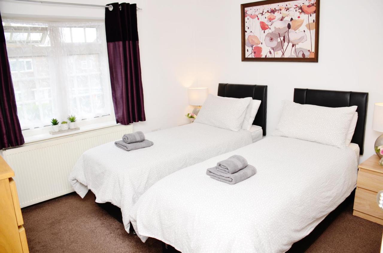 29Ew Dreams Unlimited Serviced Accommodation- Staines - Heathrow Stanwell Extérieur photo